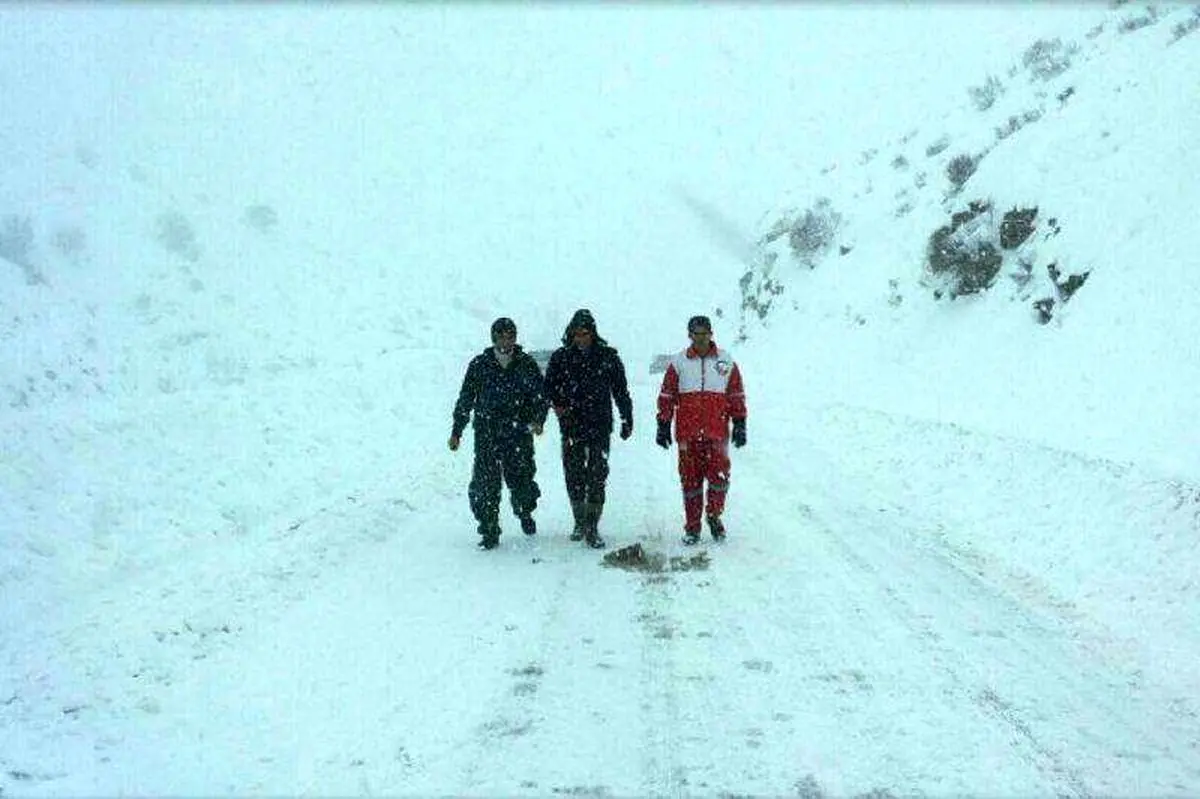 برف و کولاک در ۱۷ استان ۱۰ هزار نفر را زمین‌گیر کرد