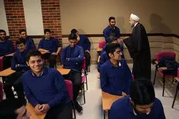 بازدید رئیس‌جمهور از کلاس تدریس تاریخ با موضوع برجام