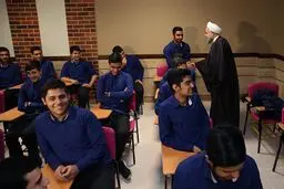 بازدید رئیس‌جمهور از کلاس تدریس تاریخ با موضوع برجام
