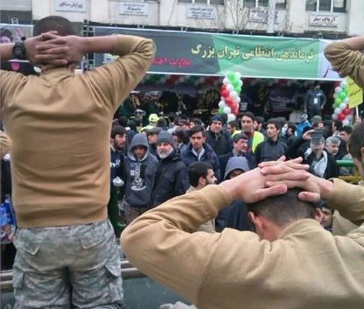 تفنگداران متجاوز آمریکایی در راهپیمایی ۲۲ بهمن + عکس
