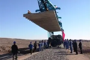 سیستم مالی کشور قفل شده است