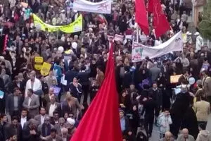 راهپیمایی ۲۲ بهمن در بلوار آزادی شیراز