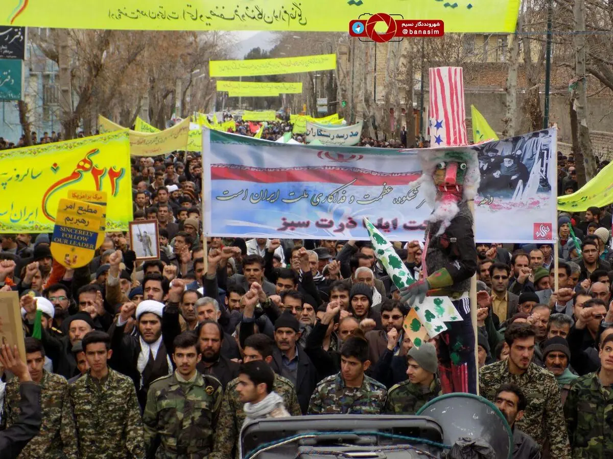 راهپیمایی پرشور مردم کرمانشاه در سالگرد پیروزی انقلاب اسلامی ایران