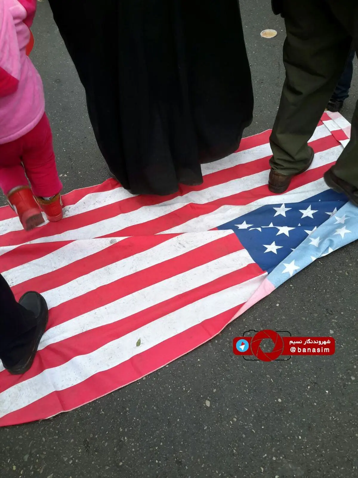 ما آمریکا را زیر پا له می‌کنیم