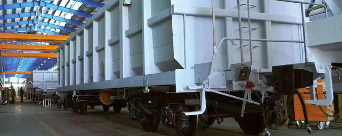خودمان اضافه تولید داریم، دولت به دنبال واردات واگن از خارج است