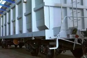 خودمان اضافه تولید داریم، دولت به دنبال واردات واگن از خارج است