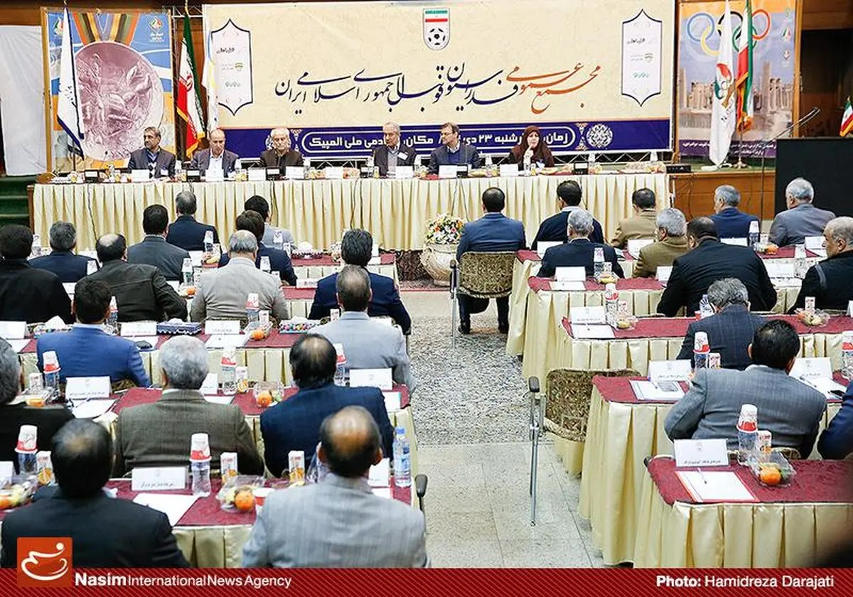 هیات رئیسه فدراسیون و سازمان لیگ فوتبال بهتر است خود را به نظرسنجی قانونی بگذارند!