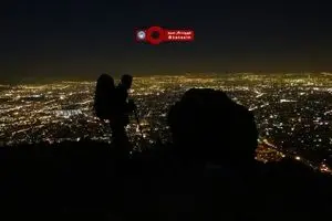 شب در کوهستانی مشرف به تهران