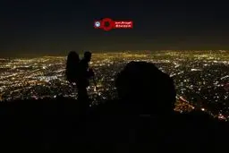 شب در کوهستانی مشرف به تهران