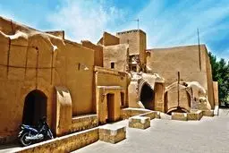 خط کشیدن دور بافت تاریخی شهرها اوج بی‌تدبیری است