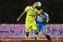 استقلال در نیمه نخست مقابل نفت شکست خورد