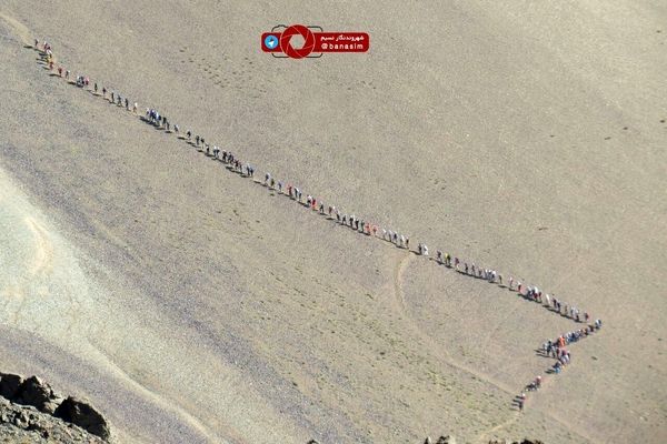 حرکت منظم یک گروه کوهنوردی در منطقه لواسان