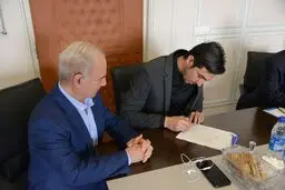 رحمتی سه ساله تمدید کرد + عکس