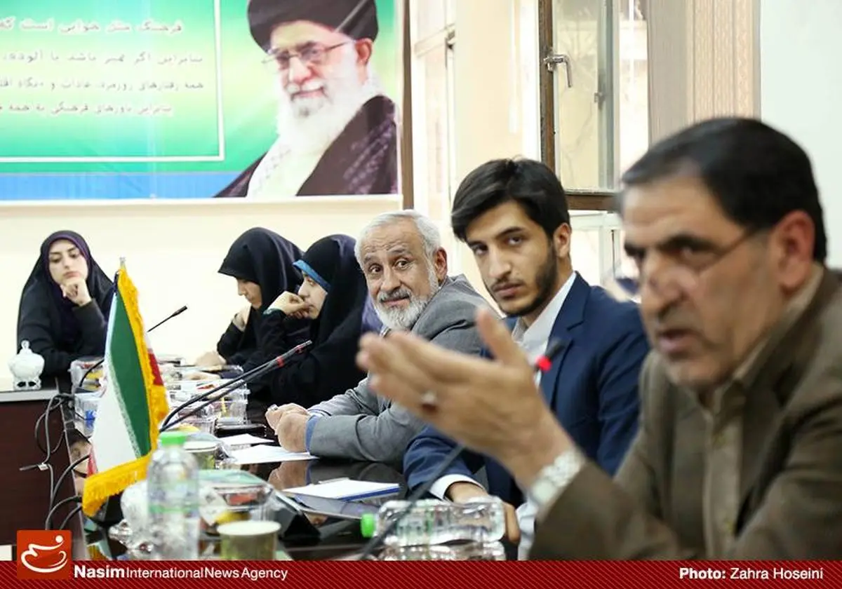 مناظره "مجلس انقلابی یا مجلس مرعوب"