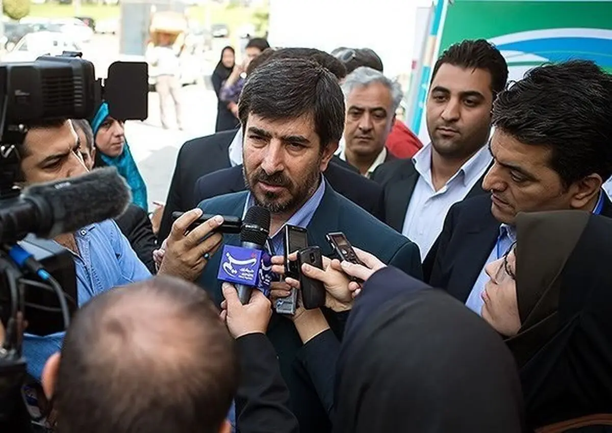 دیناروند: کاهش واردات دارو در سال ۹۴ نسبت به سال‌های ۹۰ تا ۹۲