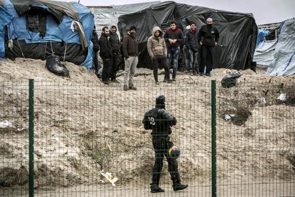 یورش پلیس یونان برای پاکسازی مرز مقدونیه از پناهجویان