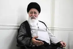 آقای هاشمی الان موضعی را اتخاذ کرده‌اند که تا دیروز با آن مقابله می‌کردند