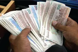 خرید یک کیلو پسته، یک دهم عیدی یک کارمند را تشکیل می‌دهد؛ آیا دولت خبر دارد؟