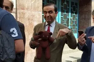 مستربین در صفوف اخذ رای در حسینیه ارشاد!