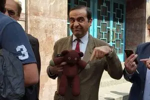 مستربین در صفوف اخذ رای در حسینیه ارشاد!