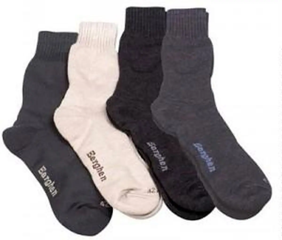 دولت روحانی رکورد واردات جوراب وساپورت را شکست/ واردات ۴۴۹ هزار دلاری جوراب در ۱۰ ماهه اول سال ۹۴