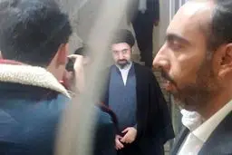 فرزند رهبر انقلاب از آیت‌الله واعظ طبسی عیادت کرد + عکس