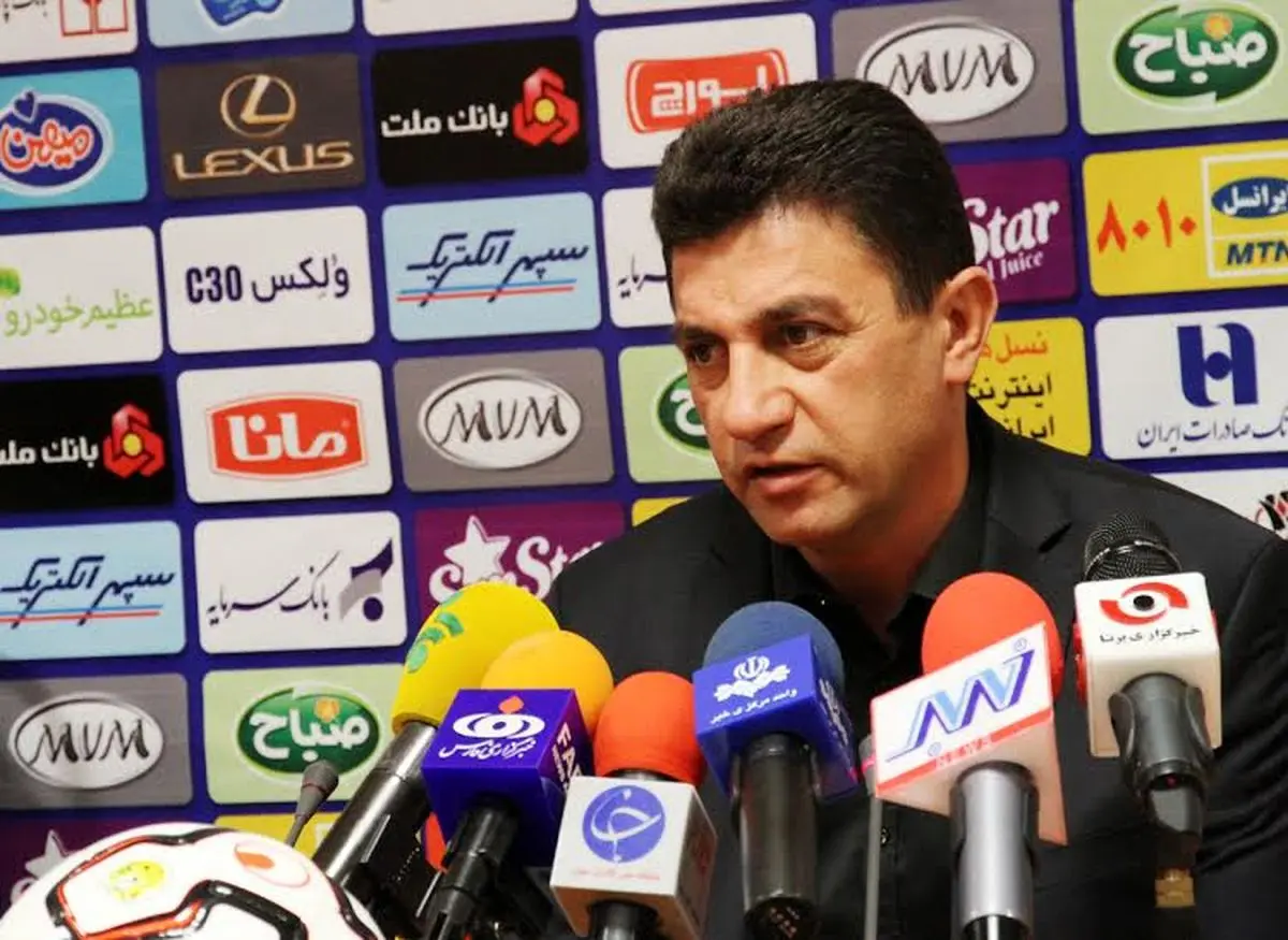 قلعه‌نویی: با شکست پرسپولیس در کورس قهرمانی قرار می‌گیریم