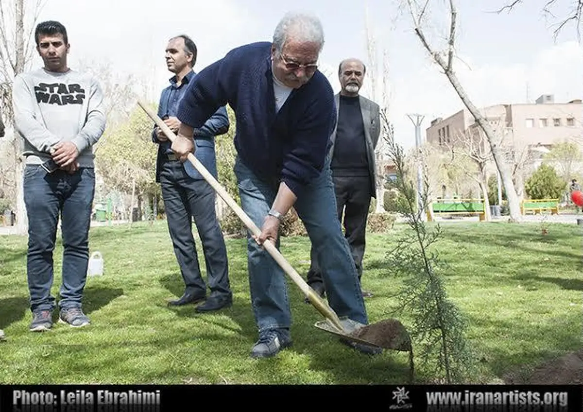 نهال‌های هنرمندان در باغ هنر خانه‌ هنرمندان ایران کاشته شد