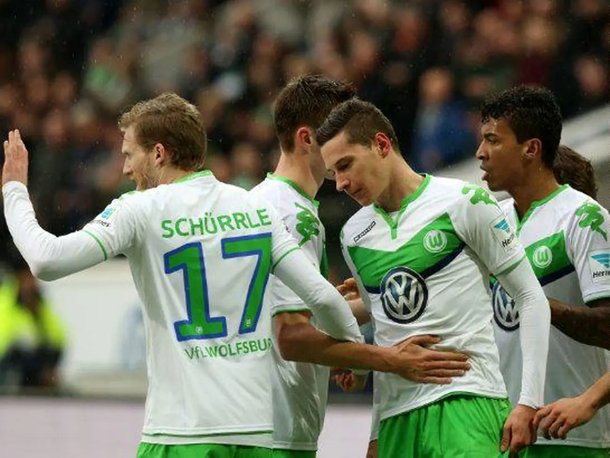 پیروزی وولفسبورگ و شالکه/ لورکوزن متوقف شد