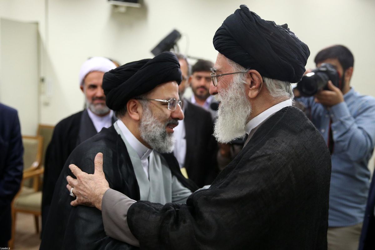 رهبر انقلاب، حجت‌الاسلام رئیسی را به تولیت آستان قدس رضوی منصوب کردند