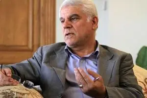 آقای رئیس‌جمهور! شما هم کشور را با نفت ۲۵ دلاری اداره نمی‌کنید؛ به شما اطلاعات غلط می‌دهند