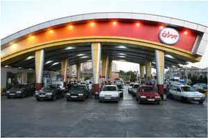 روزی ۹ میلیون لیتر بنزین به کشور وارد می‌کنیم/ پالایشگاه خلیج فارس نیمه دوم ۹۵ تمام می‌شود