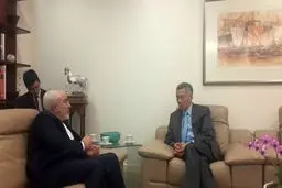 ظریف با نخست وزیر سنگاپور دیدار کرد