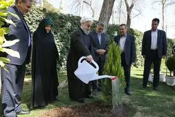 با زمین‌خواران و از بین بردن جنگل‌ها برخورد قاطعی شود