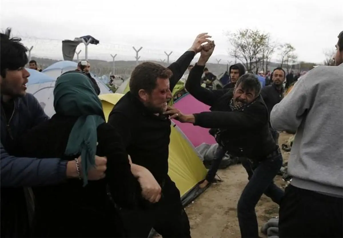 گاردین: بدرفتاری انگلیس با پناهجویان شرم‌آور است