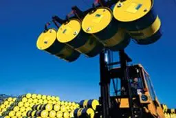 روند افزایش صادرات نفت ایران بعد از رفع تحریم‌ها، کندتر از پیش‌بینی‌هاست/ صادرات روزانه نفت ایران به ۱.۴ میلیون بشکه رسید