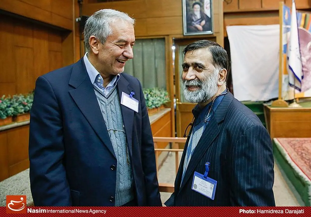 عزیز محمدی و آجورلو: کفاشیان بیاید کناره‌گیری می‌کنیم