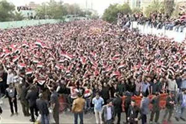 مقتدی صدر خواستار برگزاری تظاهرات مقابل منطقه سبز بغداد شد