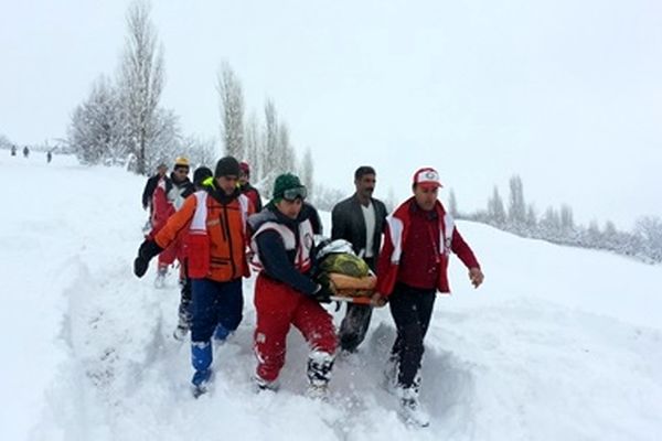 امداد رسانی به ۲۸۸۷ نفر در محورهای برفی