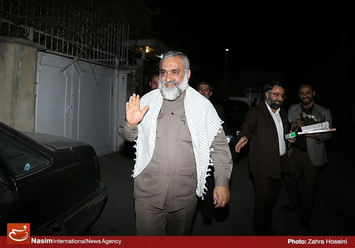سردار نقدی با خانواده شهید مهدی باکری دیدار کرد