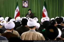 حوزه علمیه باید انقلابی بماند