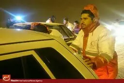 هلال احمر درخط مقدم کمک به مردم گرفتار در برف و کولاک شتافت