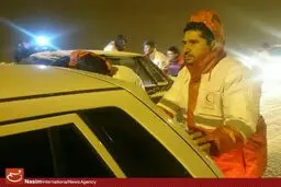 هلال احمر درخط مقدم کمک به مردم گرفتار در برف و کولاک شتافت