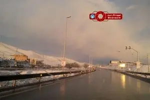 سفیدپوش شدن جاده فیروزکوه در روزهای پایانی اسفند