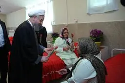 دیدار عیدانه روحانی با سالمندان و معلولین مرکز خیریه کامرانی شهرقدس