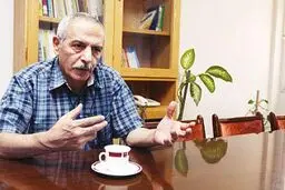 اطهاری: مسکن در سال ۹۵ هم از رکود خارج نمی شود/ دولت روحانی برنامه ای برای بخش مسکن ارائه نداده است