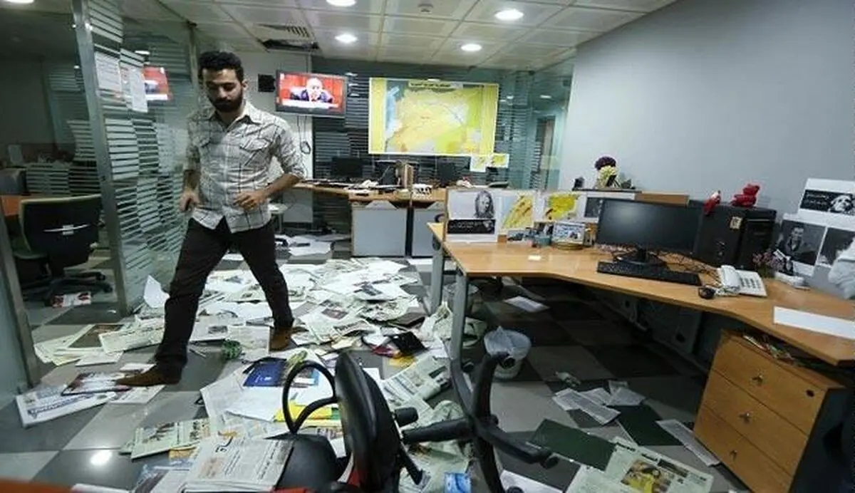 انتقام معترضان از دفتر روزنامه سعودی در بیروت