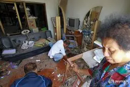 بر اثر انفجار چند بمب در جنوب تایلند در موجی جدید از خشونت‌ها یک تن کشته و ده‌ها تن دیگر زخمی شدند