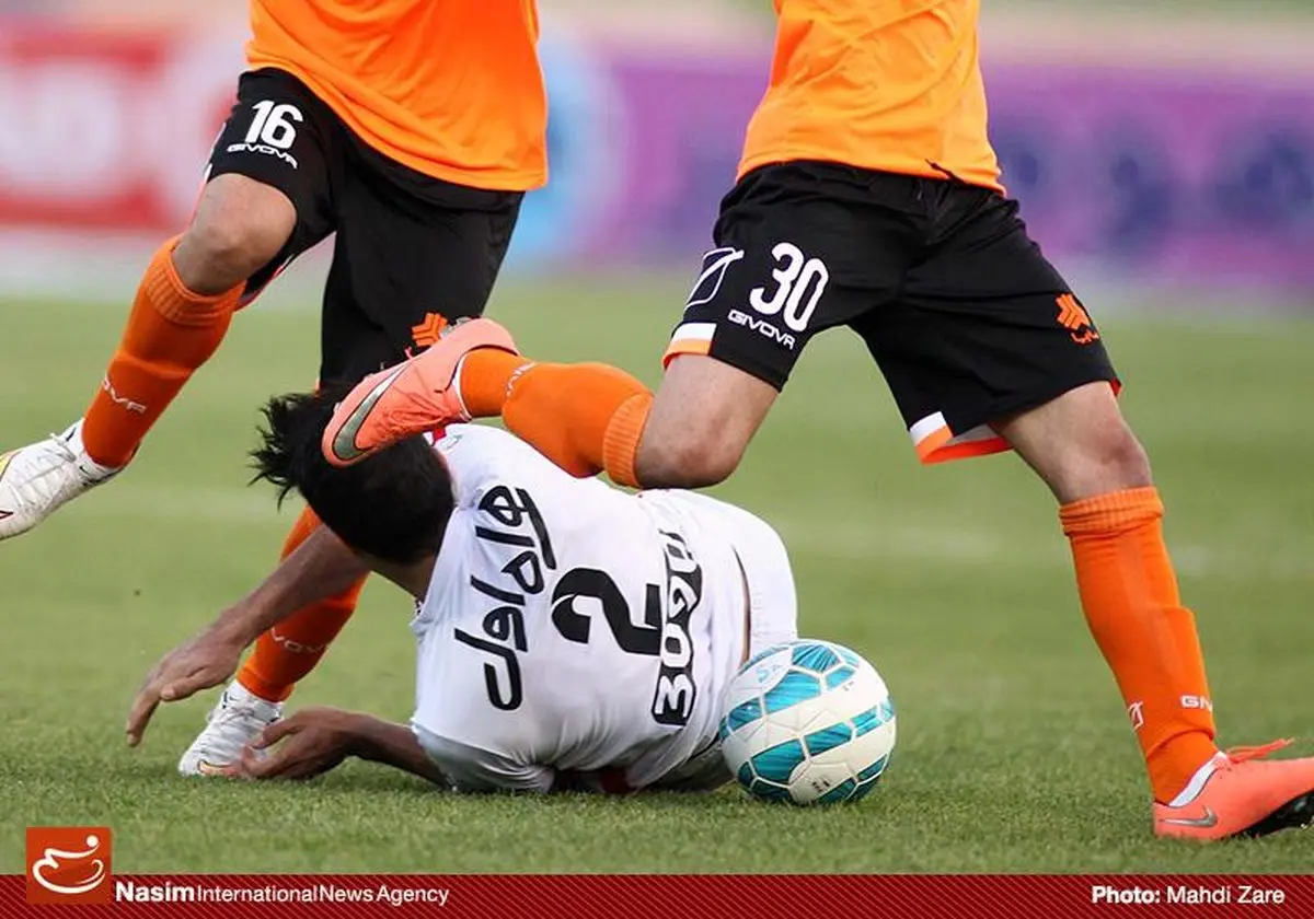 دیدار تیم های فوتبال سایپا و تراکتورسازی