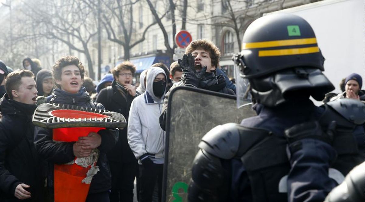 درگیری معترضان فرانسوی با پلیس در پاریس +فیلم
